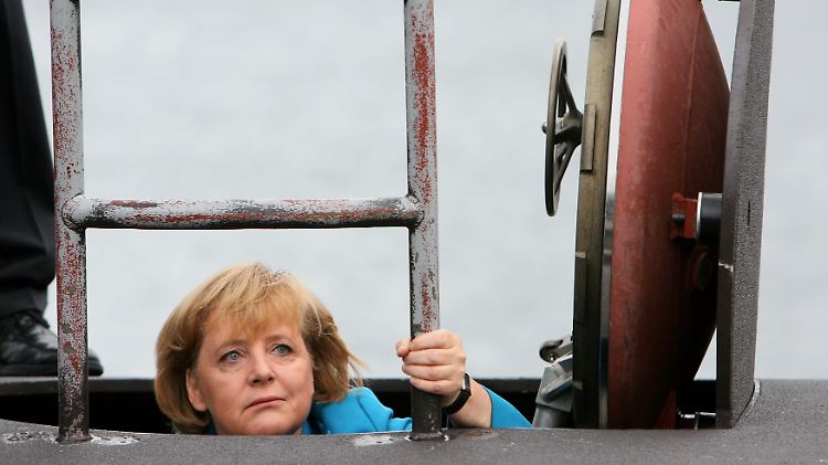 Ab ins U-Boot: Kanzlerin Merkel eine "Handlungsreisende"?l 