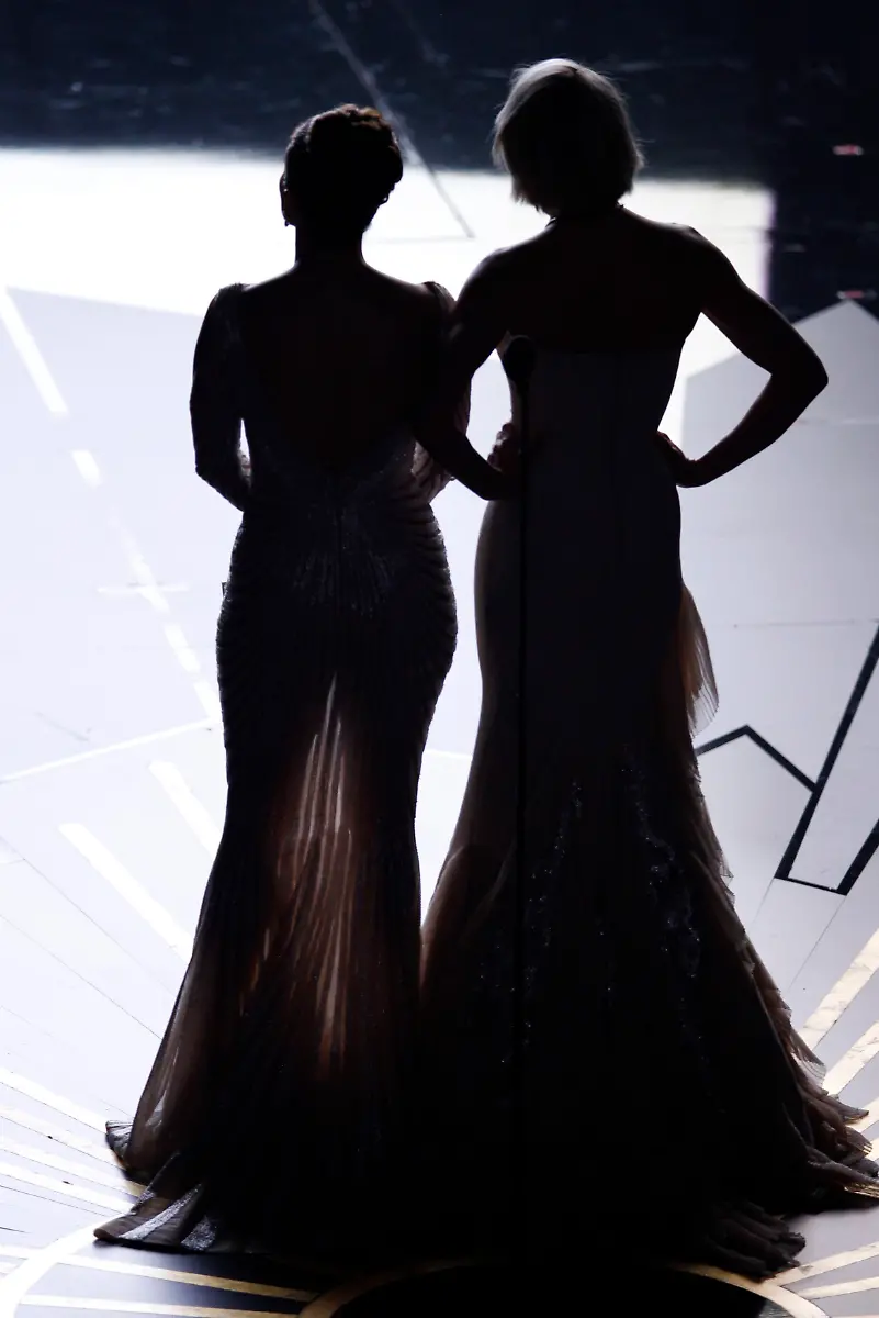 2012-02-27T022410Z-01-OSC861-RTRMDNP-3-OSCARS-JPG2610023284275420231