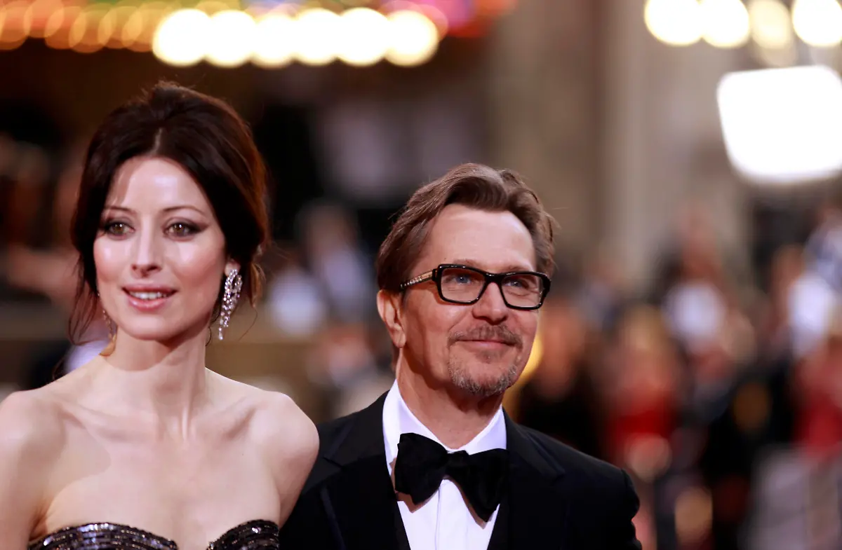 2012-02-27T040044Z-01-OSC509-RTRMDNP-3-OSCARS-JPG8589021705407708957