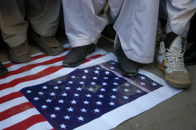 2012-02-25T144542Z-01-ISL105-RTRMDNP-3-PAKISTAN-JPG9182017263063489336