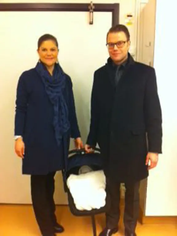 2012-02-23T154307Z-01-BER99-RTRMDNP-3-SWEDEN-ROYAL-JPG6813690666180294195