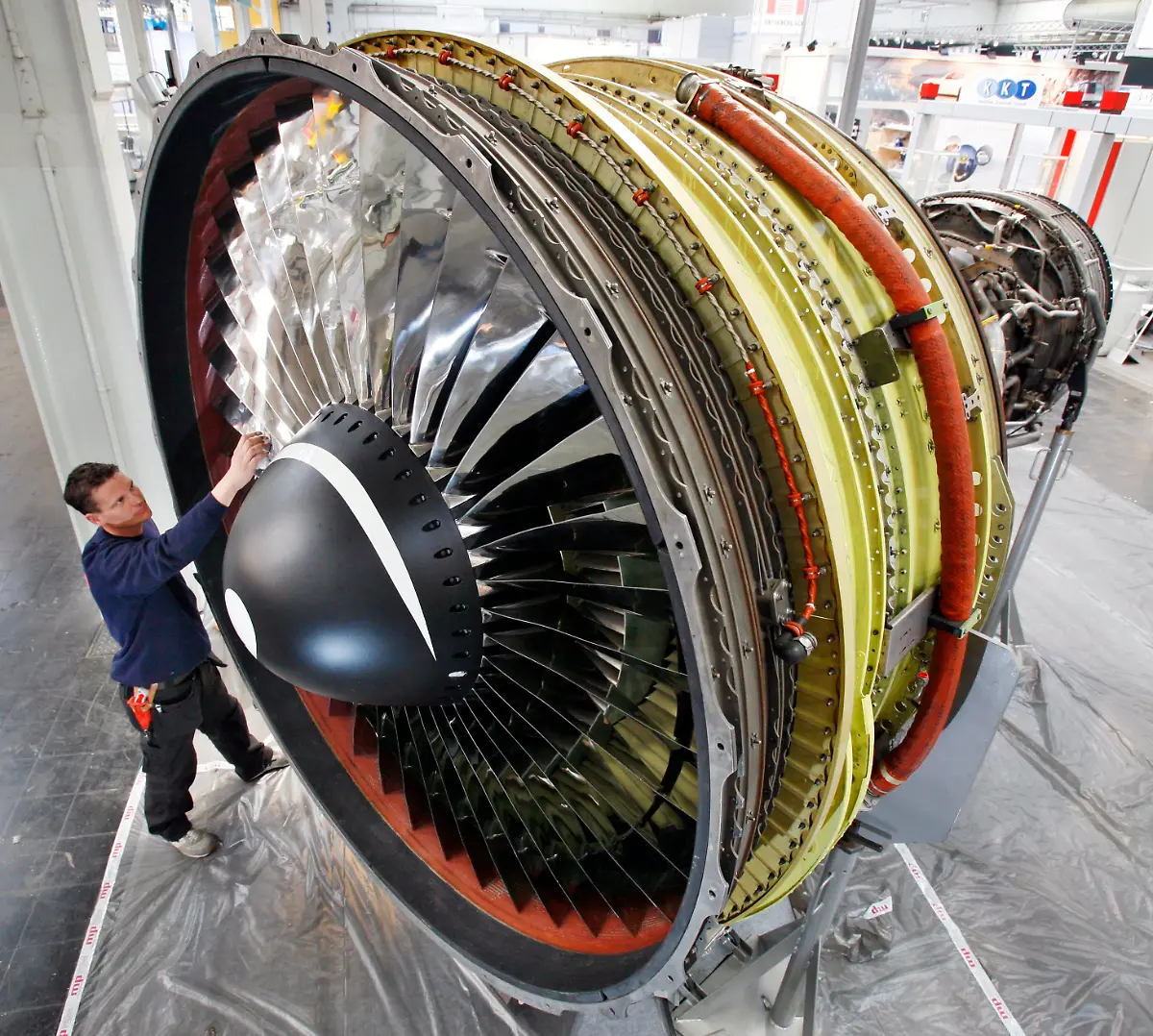 DI10008-20120223-jpg7947581790723222488