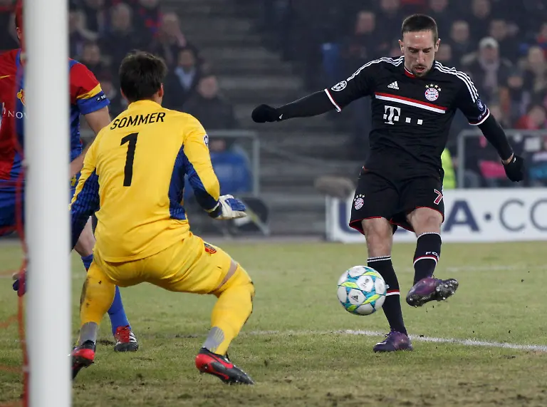 2012-02-22T200146Z-01-BSL04-RTRMDNP-3-SOCCER-CHAMPIONS-JPG8917204134919664220