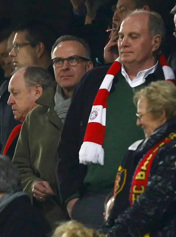 2012-02-22T220708Z-01-BSL53-RTRMDNP-3-SOCCER-CHAMPIONS-JPG6443403062984330440