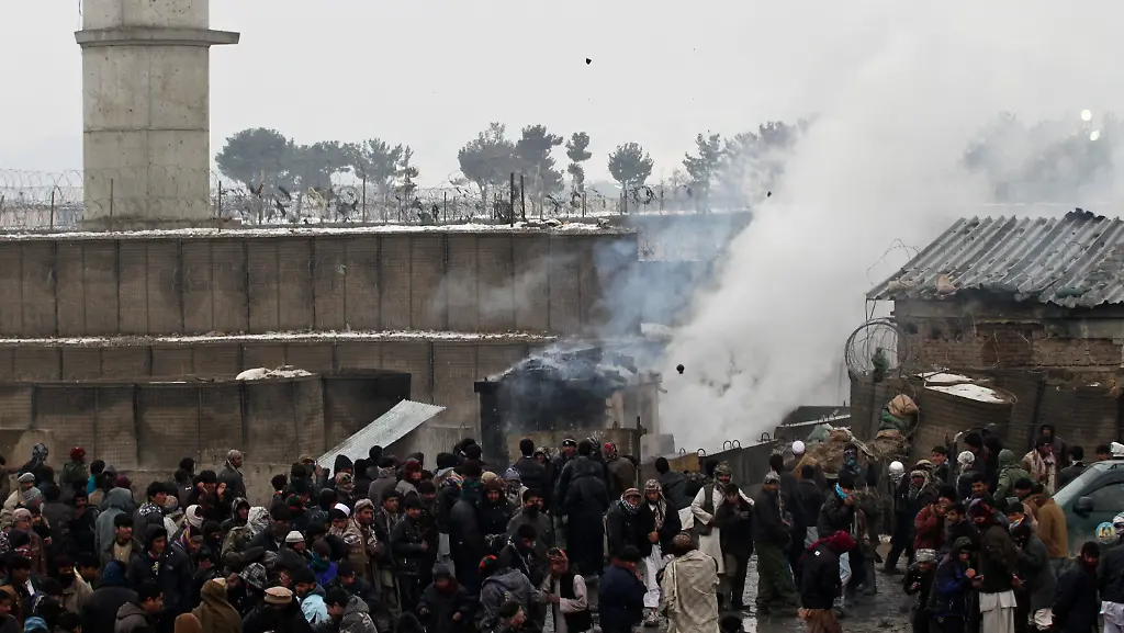 2012-02-21T102745Z-01-KAB201-RTRMDNP-3-AFGHANISTAN-KORANS-JPG7181076594959062870