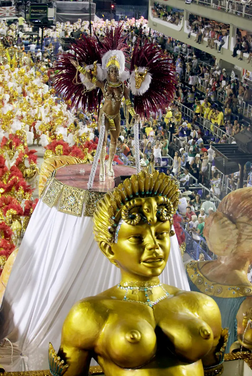 2012-02-20T074934Z-01-RIO523-RTRMDNP-3-BRAZIL-CARNIVAL-JPG7258750815606860848