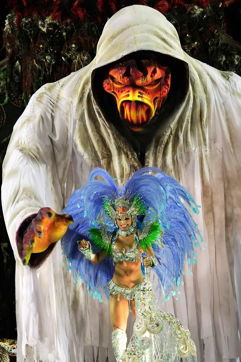 2012-02-20T084921Z-01-RIO556-RTRMDNP-3-BRAZIL-CARNIVAL-JPG7516986146612513790