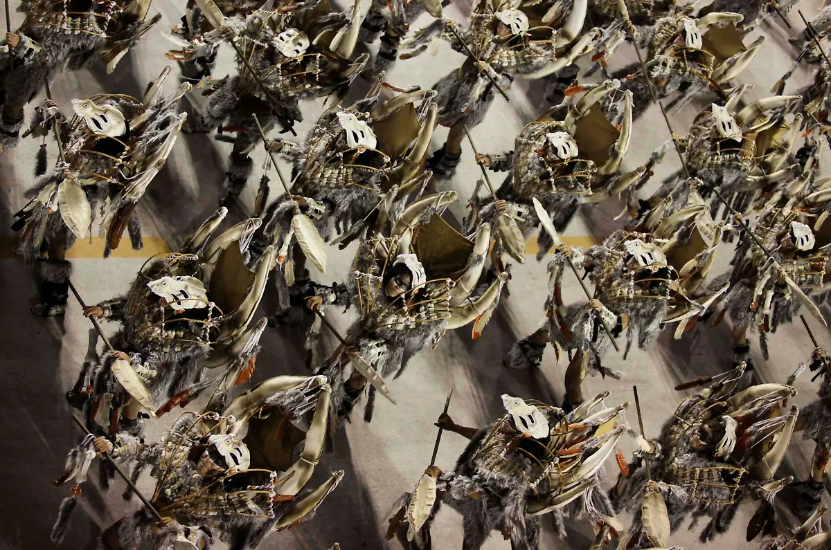 2012-02-20T095936Z-01-RIO519-RTRMDNP-3-BRAZIL-CARNIVAL-JPG3190139100154224010