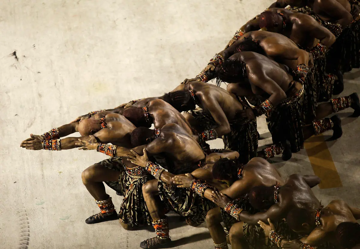 2012-02-20T090308Z-01-RIO345-RTRMDNP-3-BRAZIL-CARNIVAL-JPG7733861315362518501