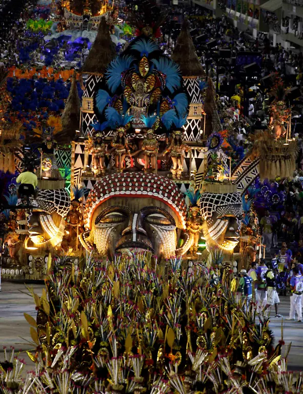 2012-02-20T090423Z-01-RIO575-RTRMDNP-3-BRAZIL-CARNIVAL-JPG7454314766525173626