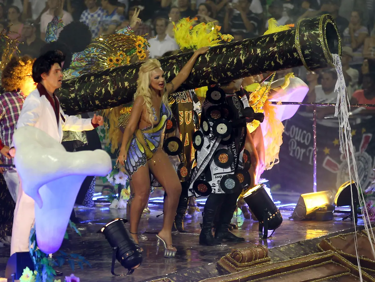 2012-02-19T063140Z-01-PW16-RTRMDNP-3-BRAZIL-JPG2442056572180826672