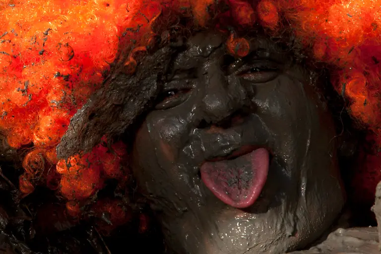 2012-02-20T011221Z-01-RIO310-RTRMDNP-3-BRAZIL-CARNIVAL-JPG7120272872676424871