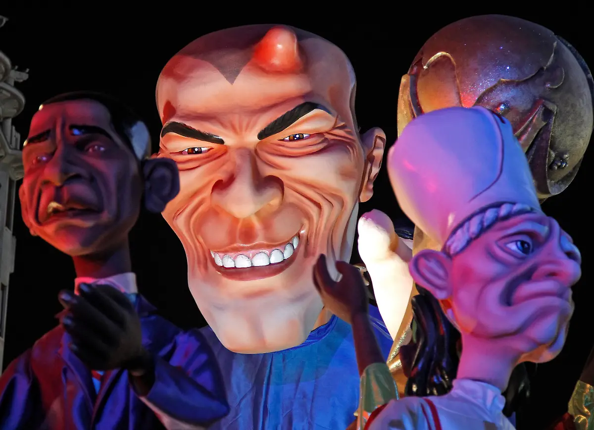 2012-02-18T223430Z-01-NIC12-RTRMDNP-3-FRANCE-JPG7556141547604107490