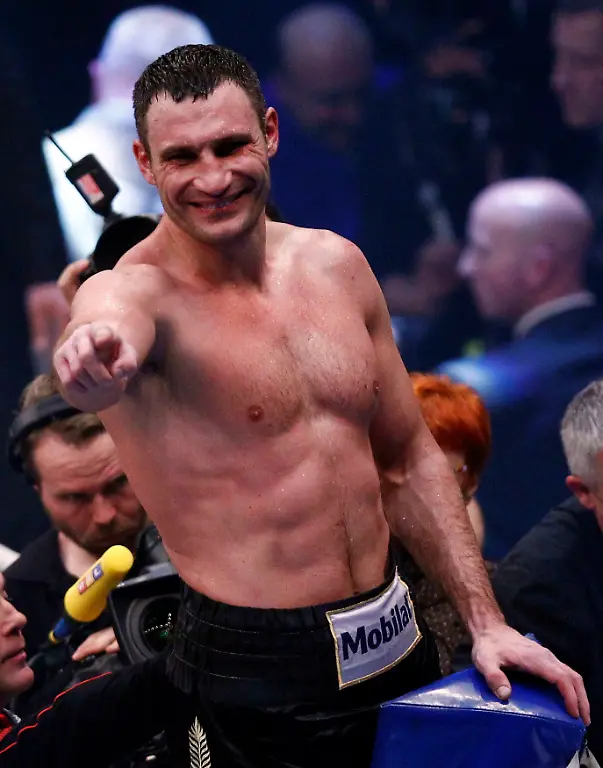2012-02-19T002244Z-01-MDA08-RTRMDNP-3-BOXING-KLITSCHKO-CHISORA-JPG6752557820869641573