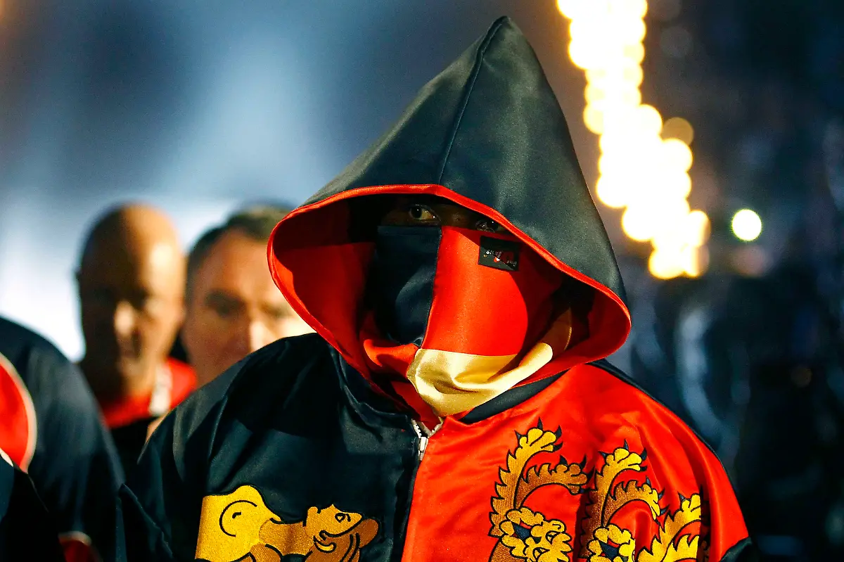 2012-02-19T010458Z-01-KAI21-RTRMDNP-3-BOXING-KLITSCHKO-CHISORA-JPG1315160755340064053