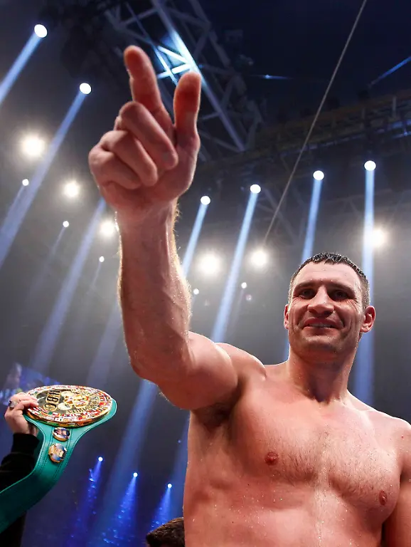 2012-02-19T010012Z-01-KAI15-RTRMDNP-3-BOXING-KLITSCHKO-CHISORA-JPG5125745300241713846