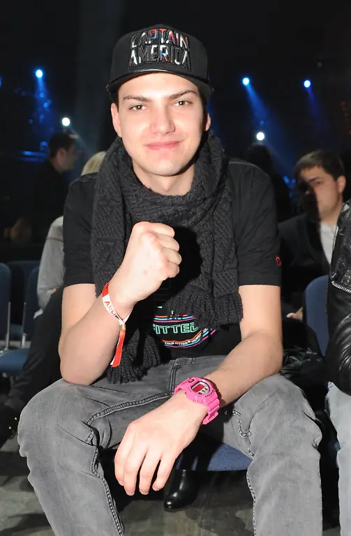 334y1931-jpg1438091693054151037