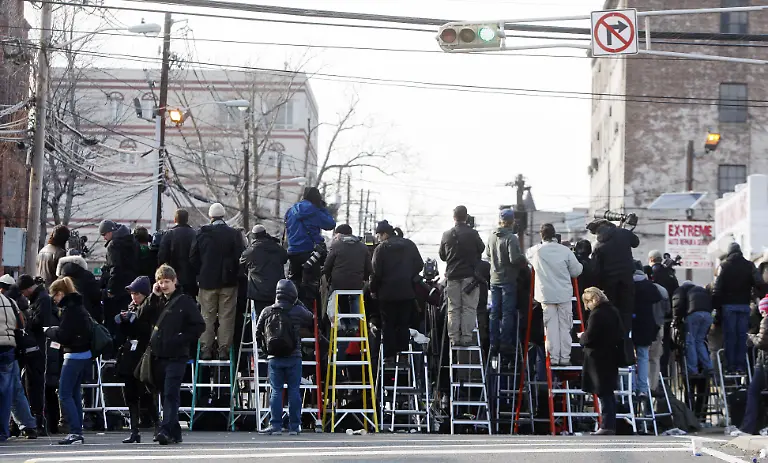 DAB5244-20120218-jpg3599345966213626912