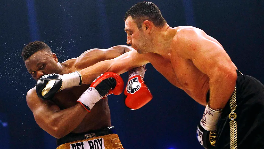 2012-02-19T061817Z-01-KAI01-RTRMDNP-3-BOXING-KLITSCHKO-CHISORA-JPG6283585838585780662