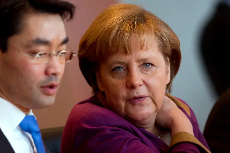 2012-02-15T093327Z-01-TPE06-RTRMDNP-3-GERMANY-JPG6215457377981700614