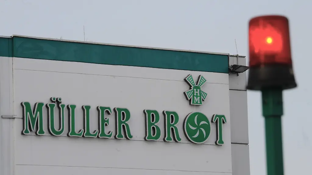 332e1356-jpg7153895874880648398