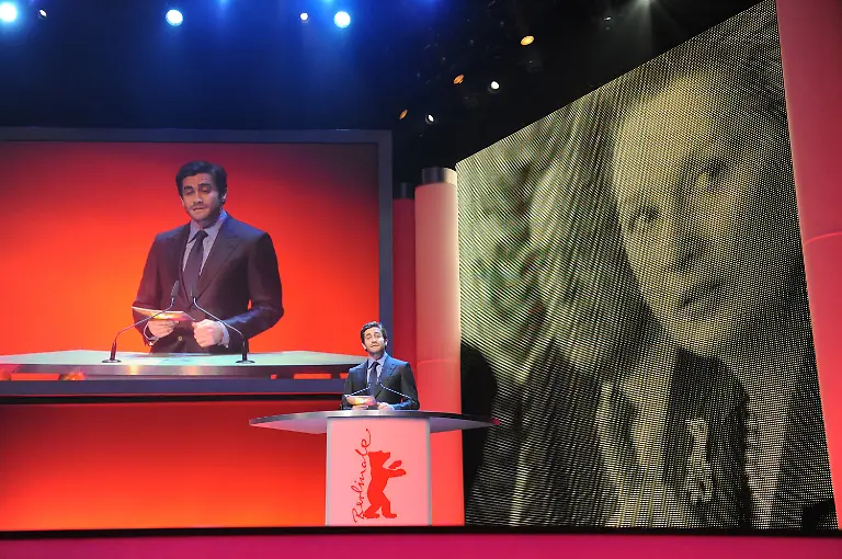 33202432-jpg6136100479738889147