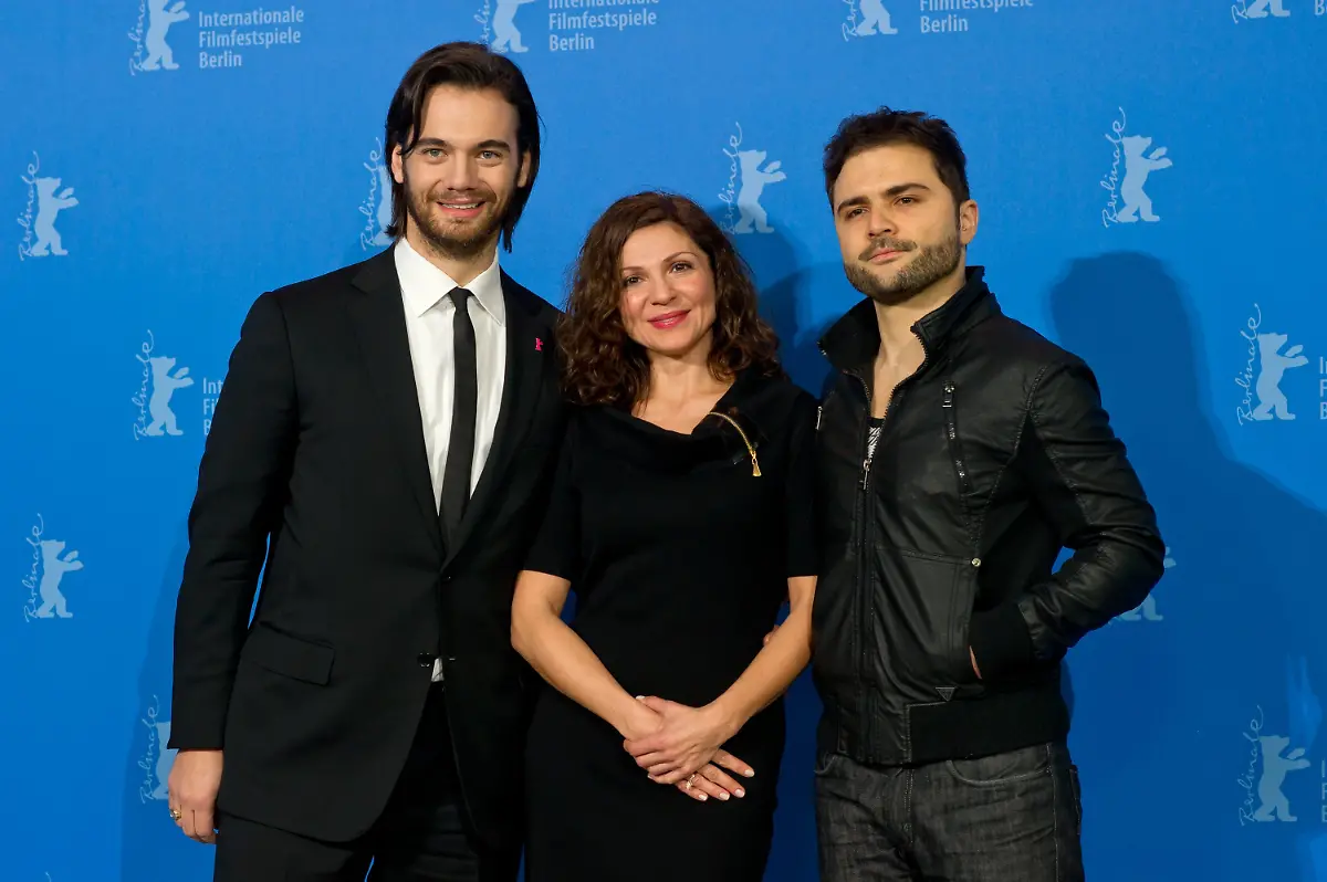 330f3923-jpg6167112961185908369