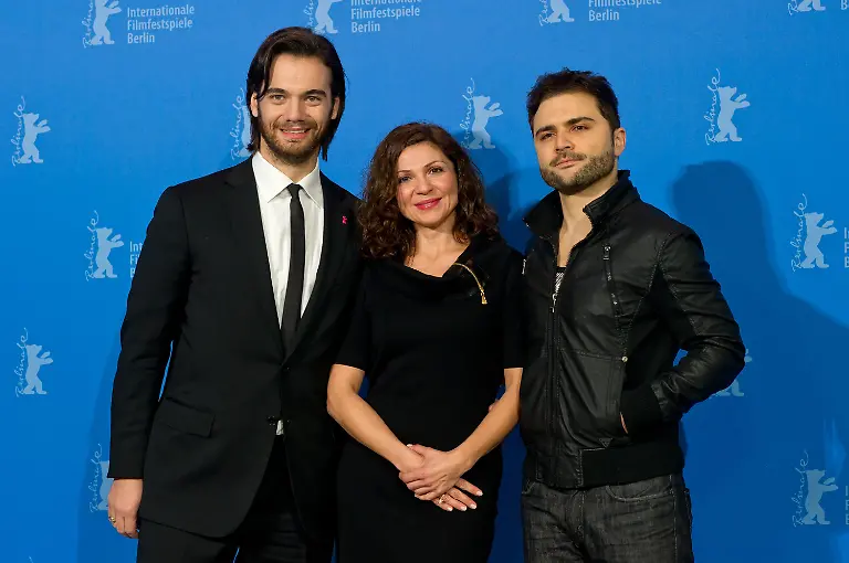 330f3923-jpg6167112961185908369