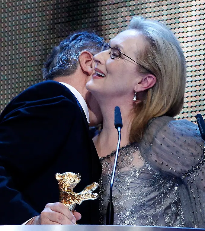 2012-02-14T222740Z-01-STN166-RTRMDNP-3-BERLINALE-MERYLSTREEP-JPG1844166139178844804