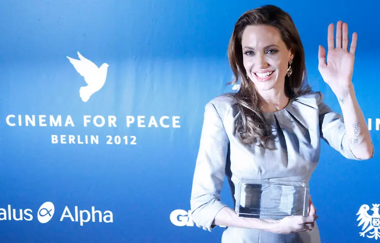 2012-02-13T193009Z-01-TOB14-RTRMDNP-3-GERMANY-FILM-JPG7253099298325270202