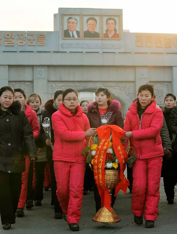 2012-02-16T045504Z-01-TOK003-RTRMDNP-3-KOREA-NORTH-JPG1150703017241407194