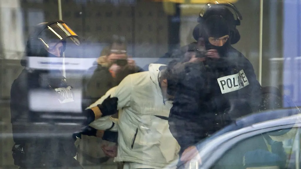 33120426-jpg5103617285811320040