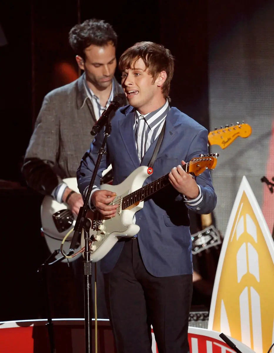 2012-02-13T033759Z-01-LOA1010-RTRMDNP-3-GRAMMYS-JPG1446427596817164239