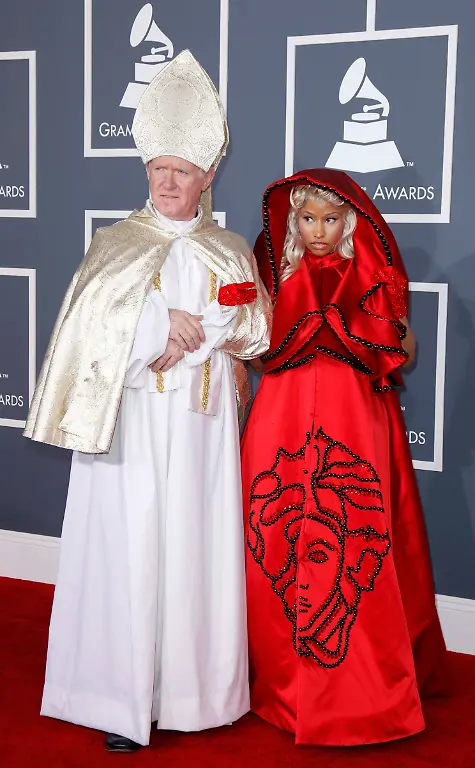 2012-02-13T015013Z-01-LOA453-RTRMDNP-3-GRAMMYS-JPG5300161868273930456