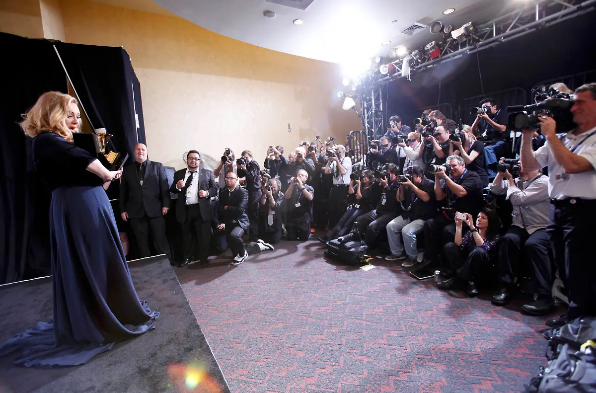 2012-02-13T052403Z-01-LOA146-RTRMDNP-3-GRAMMYS-JPG6708540398559039603