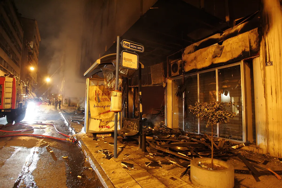 330n5847-jpg2424904796771534301