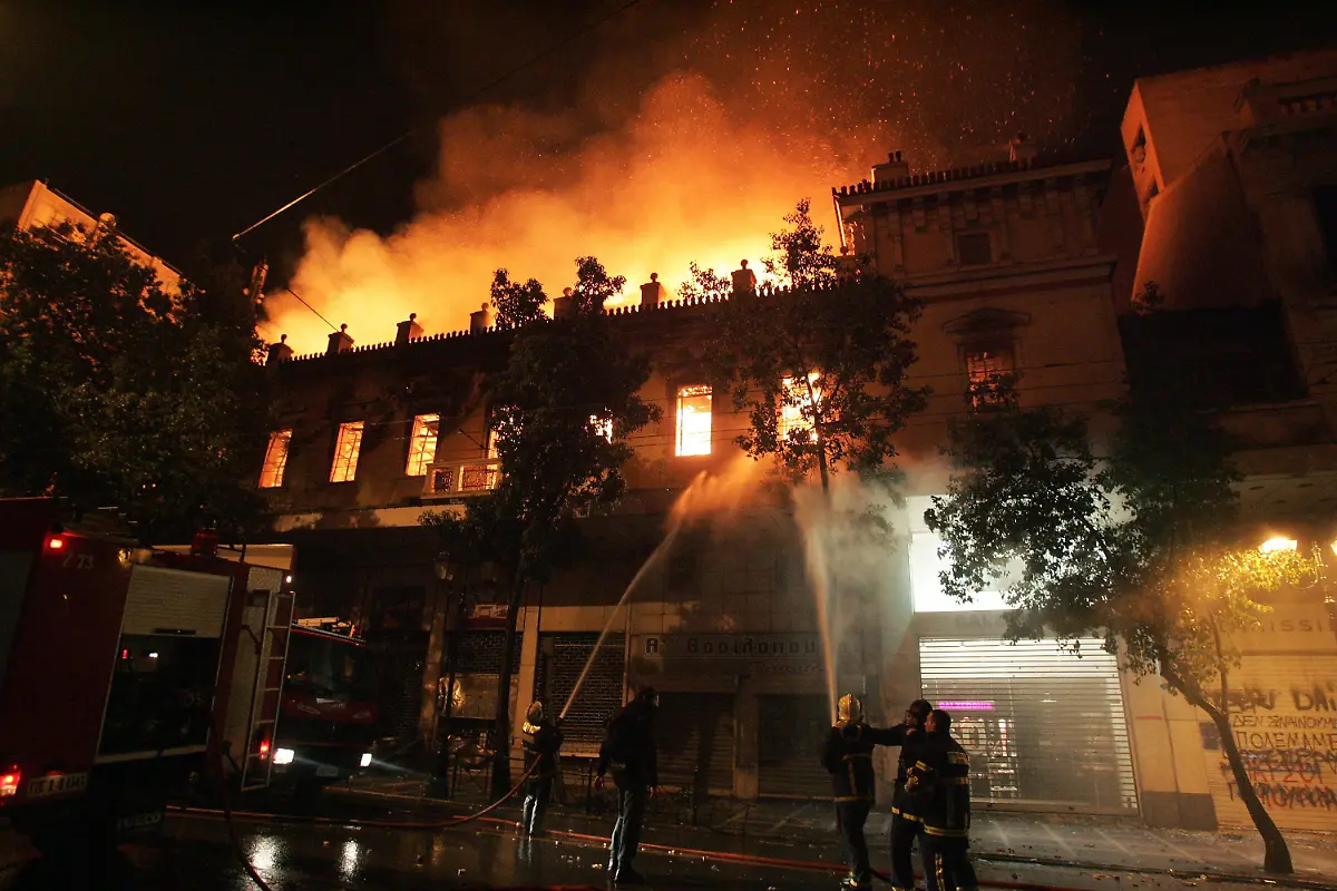 330n3921-jpg3085014785267257105