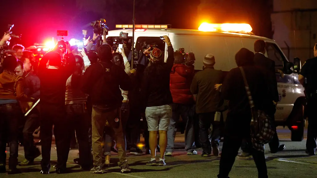 2012-02-12T103405Z-01-DLM30-RTRMDNP-3-USA-WHITNEYHOUSTON-JPG7792105101772071035