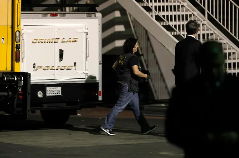 2012-02-12T044737Z-01-BEV208-RTRMDNP-3-USA-WHITNEYHOUSON-JPG7515730239490318683