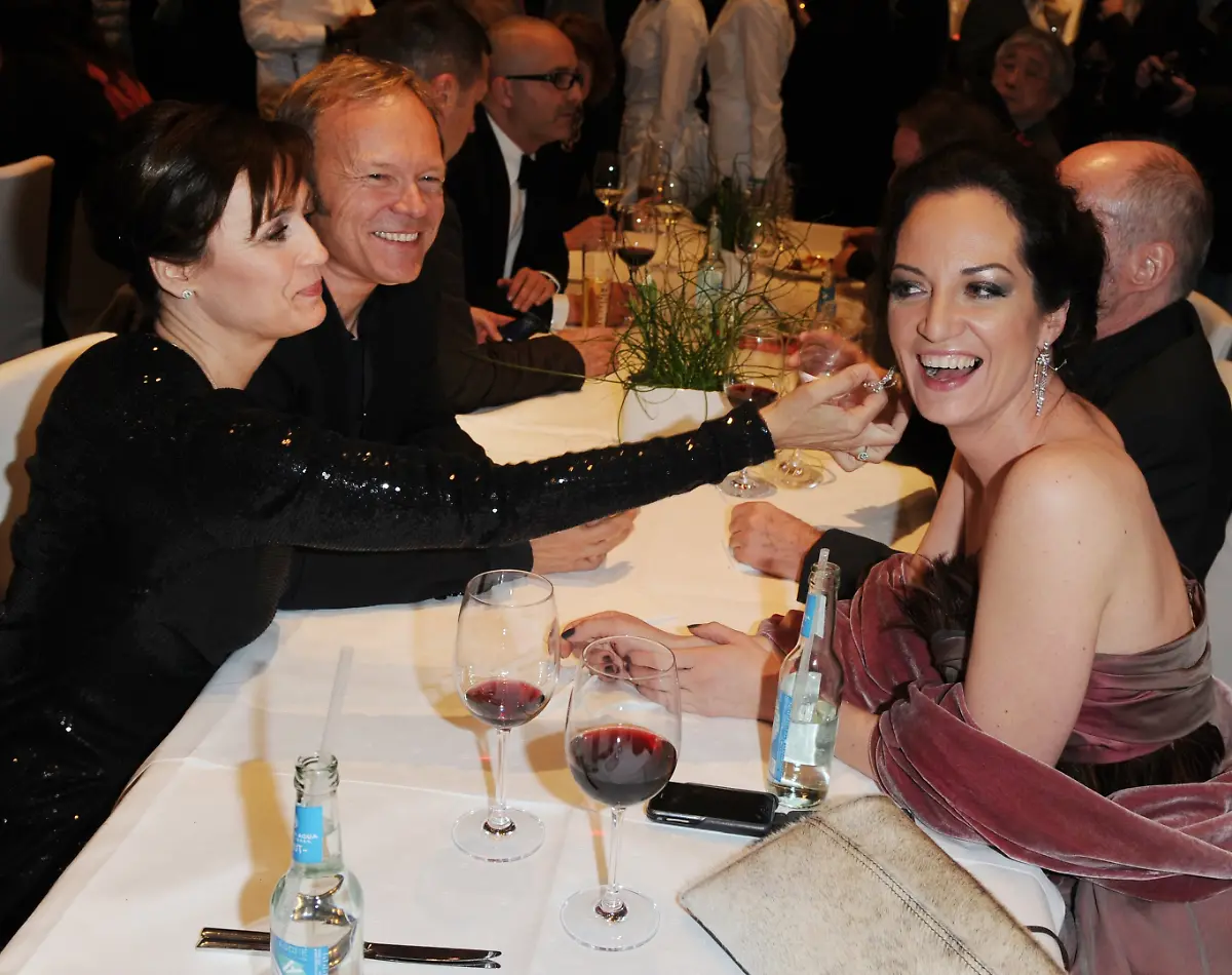 32yv0421-jpg4831727370961068803