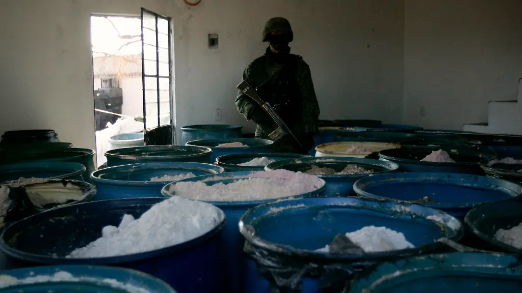 2012-02-09T221212Z-01-CDG03-RTRMDNP-3-MEXICO-JPG576410820386636112