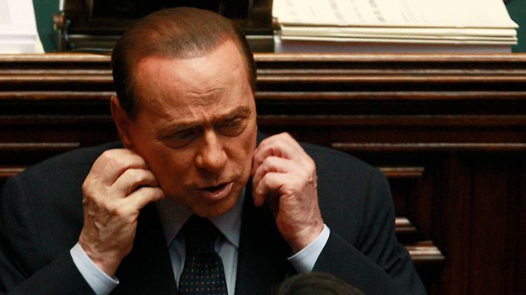 Berlusconi hat außer mit seinen persönlichen Peinlichkeiten mit einer handfesten Finanzkrise Italiens zu kämpfen.