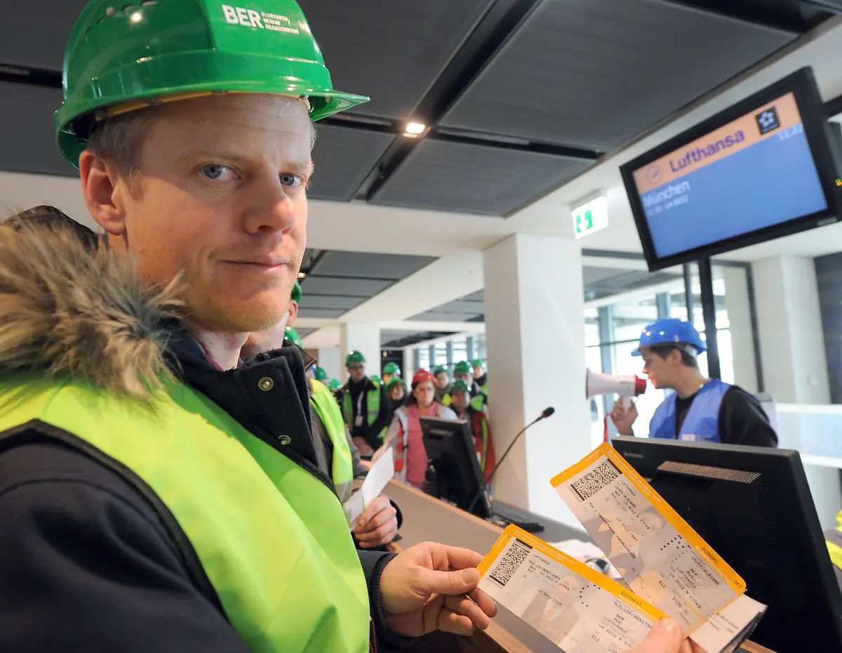 32x14015-jpg6826372223764833868