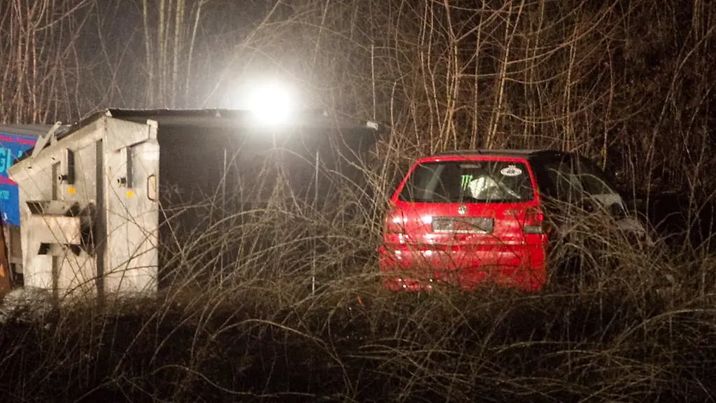 DI10036-20120206-jpg3718710293399115016