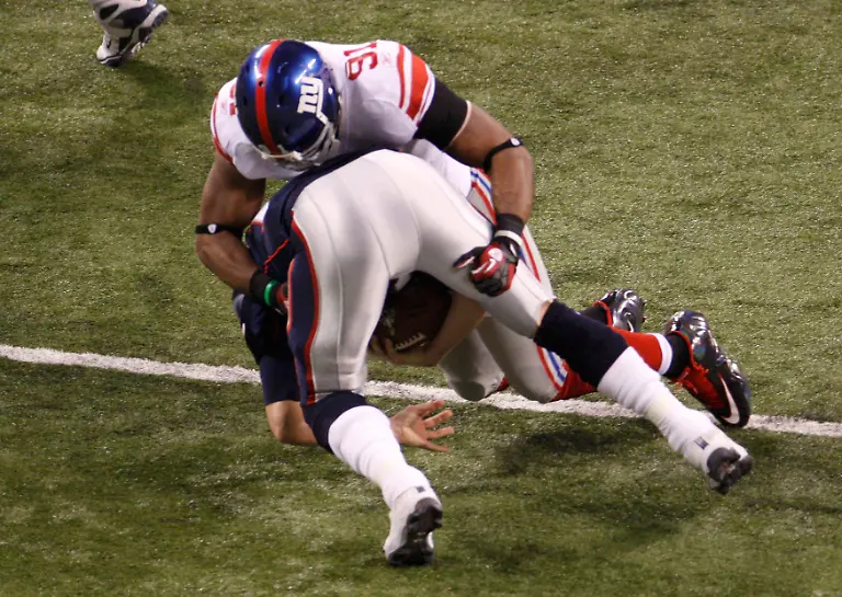 2012-02-06T021912Z-01-IND454-RTRMDNP-3-NFL-SUPERBOWL-JPG6920881812260878649