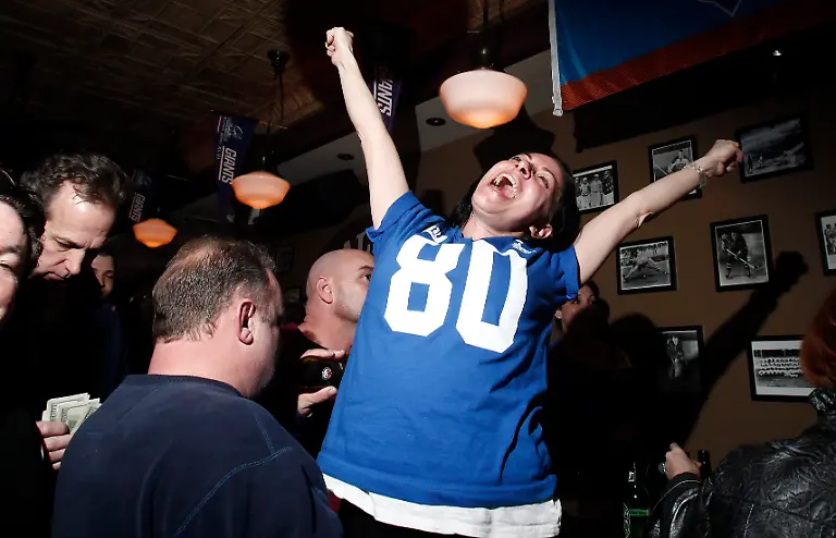 2012-02-06T040635Z-01-NYK107-RTRMDNP-3-NFL-SUPERBOWL-JPG4367849668215521238