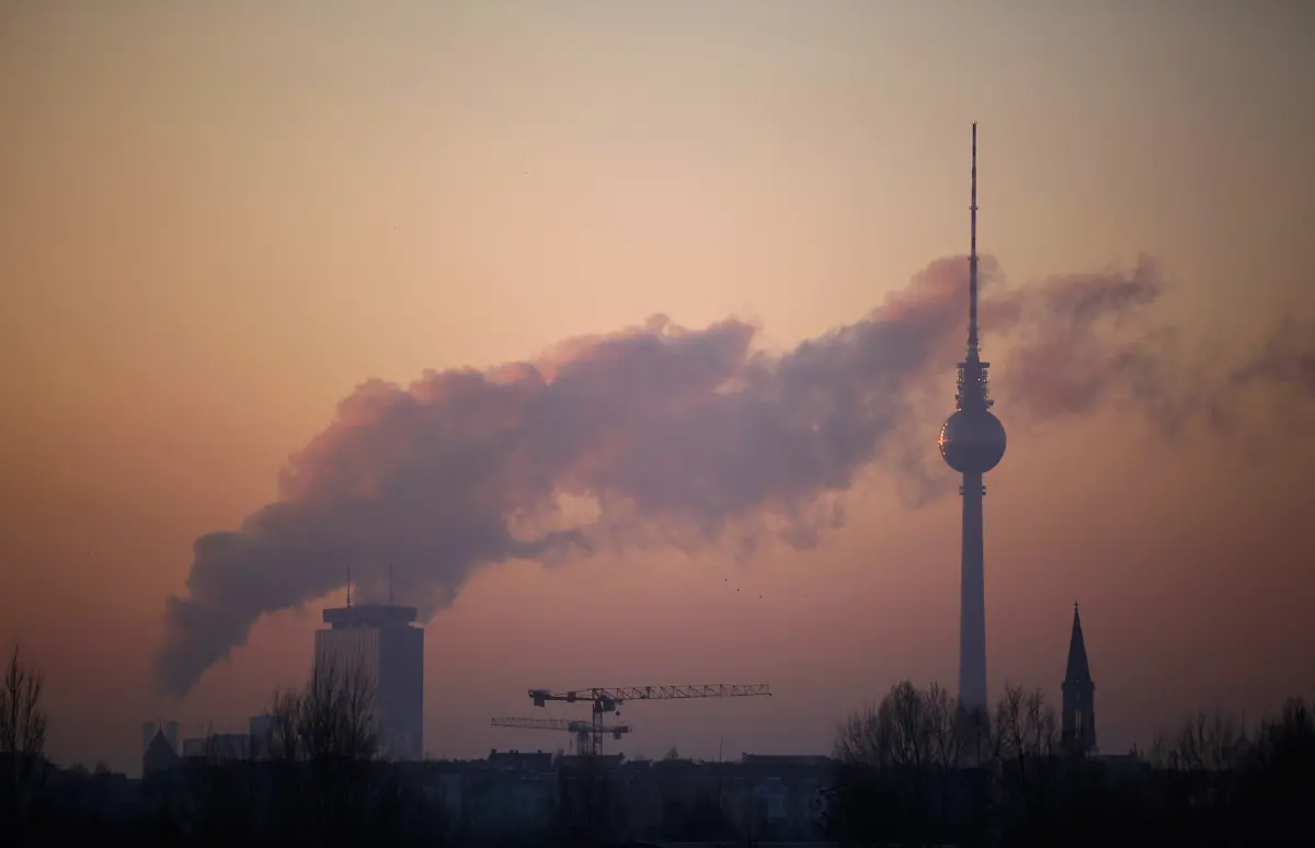 2012-02-02T091450Z-01-BER900-RTRMDNP-3-GERMANY-JPG3497632522050254991