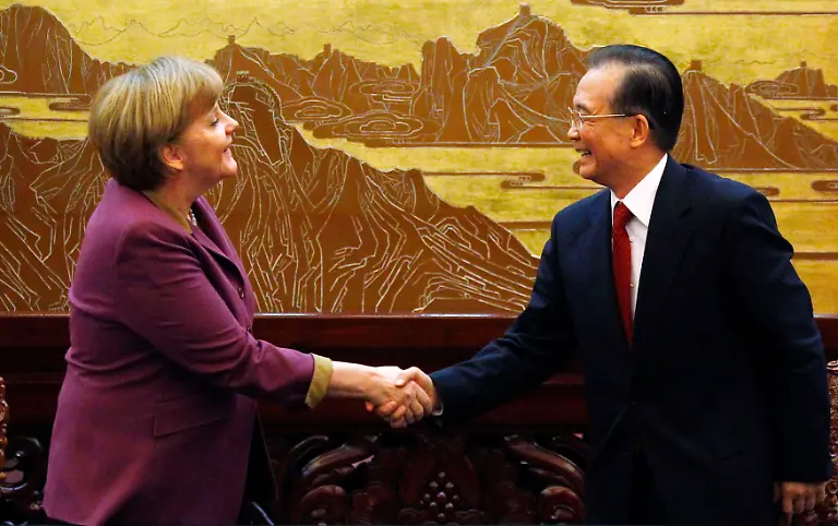 2012-02-02T112351Z-01-CB33-RTRMDNP-3-CHINA-GERMANY-MERKEL-JPG3170478609997435093