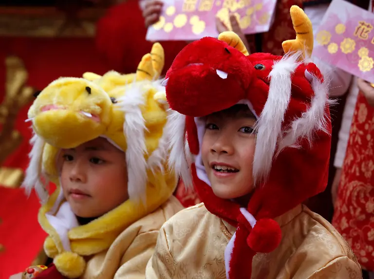 2012-01-27T095101Z-01-HKG03-RTRMDNP-3-CHINA-JPG366696651638375341