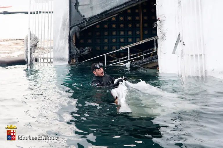 32nv4922-jpg3123438563890037191